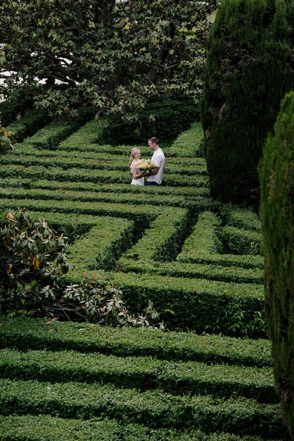 Madrid-Surprise-Proposal-at-Sabatini-Gardens-Madrid-Proposal-Photographer