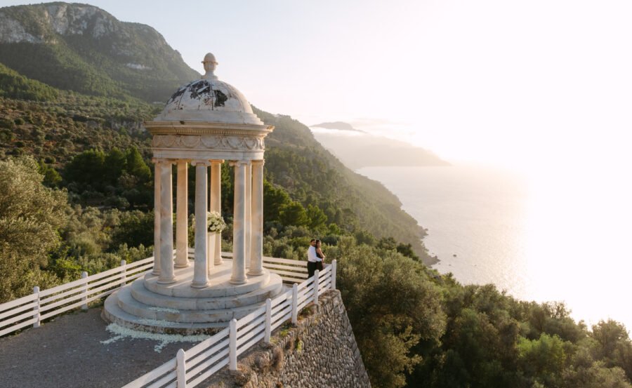 Mallorca-Golden-Hour-Surprise-Proposal-at-Son-Marroig-Mallorca-Proposal-Photographer