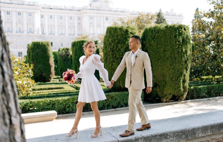 Spring-Madrid-Elopement-at-La-Rosaleda-Retiro-Madrid-Elopement-Photographer