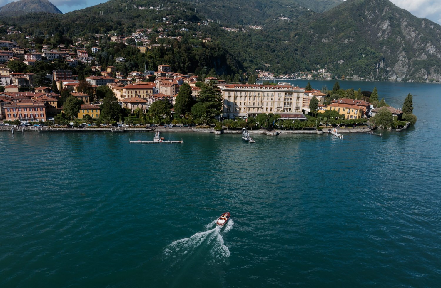 Italy-Destination-Elopement-at-Villa-del-Balbianello-Lake-Como-Drone-Shots-Lake-Como-Elopement-Photographer