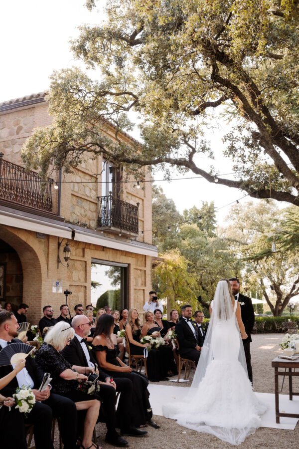 rish-Spain-Destination-Wedding-at-El-Cigarral-de-las-Mercedes-Toledo-Spain-Wedding-Photographer