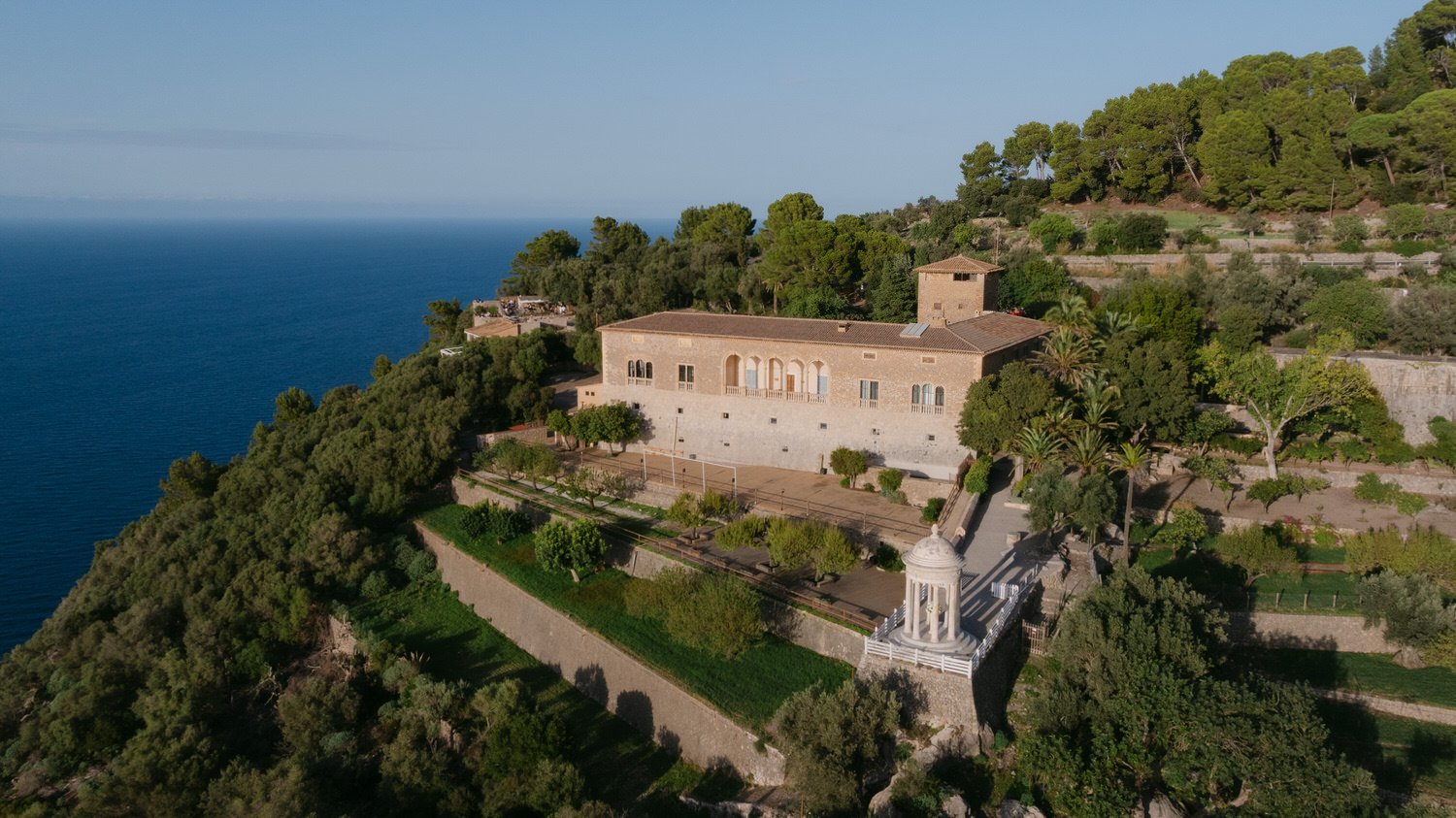 Photography_Mallorca-Golden-Hour-Surprise-Proposal-at-Son-Marroig-Mallorca-Proposal-Photographer