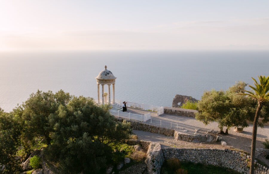 Mallorca-Golden-Hour-Surprise-Proposal-at-Son-Marroig-Mallorca-Proposal-Photographer