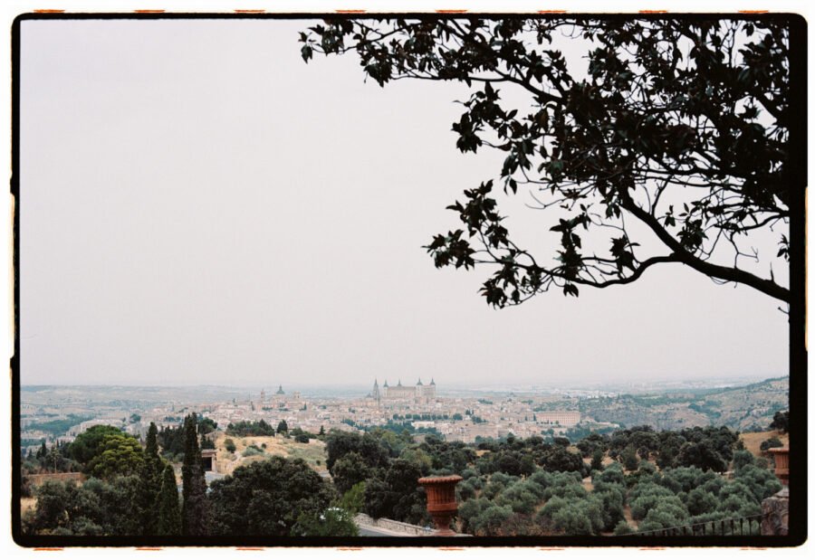 Ariel-and-Geryn_Spain-Jewish-Destination-Wedding-at-Cigarral-de-las-Mercedes-Toledo-Wedding-Photographer
