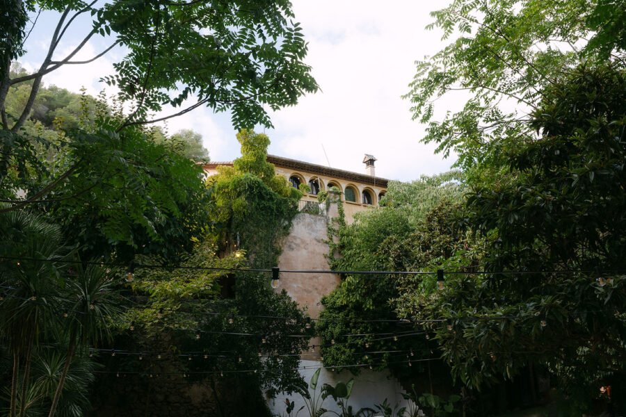 Emily-and-Robert_Barcelona-Destination-Wedding-at-Villa-Almanita-Sitges-Barcelona-Wedding-Photographer